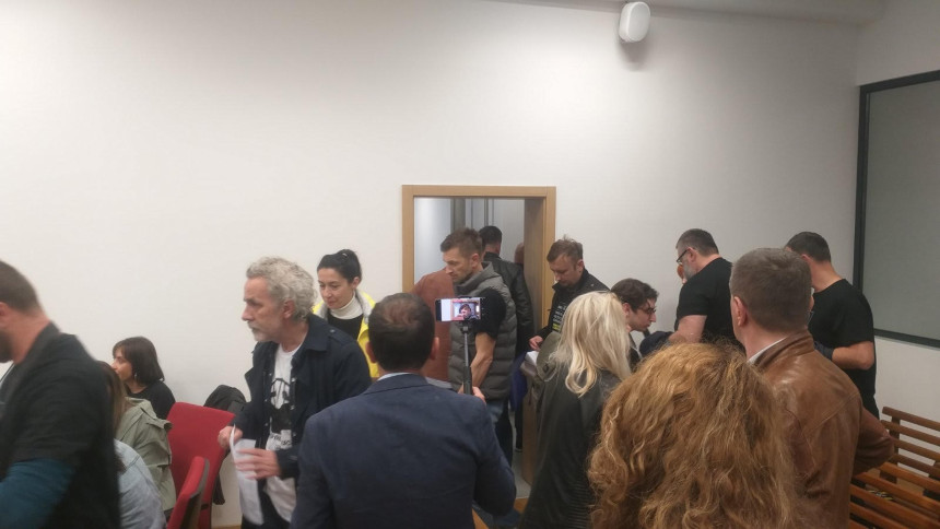 PDP ponovo pozvao: Povucite nacrt spornog zakona