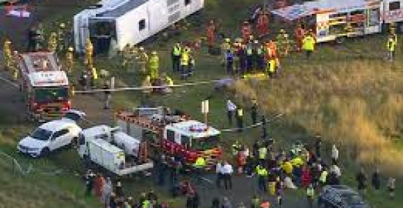 U Melburnu kamion udario u školski autobus