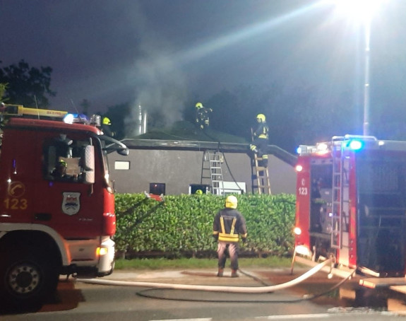 Lokalizovan požar na krovu kafića u Banjaluci