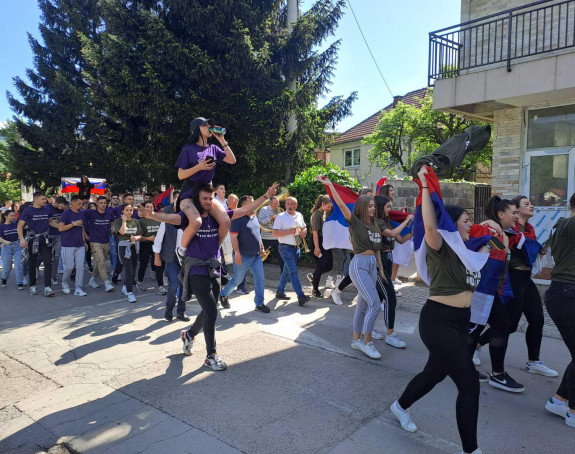 Višegradski maturanti slavili uz trubače