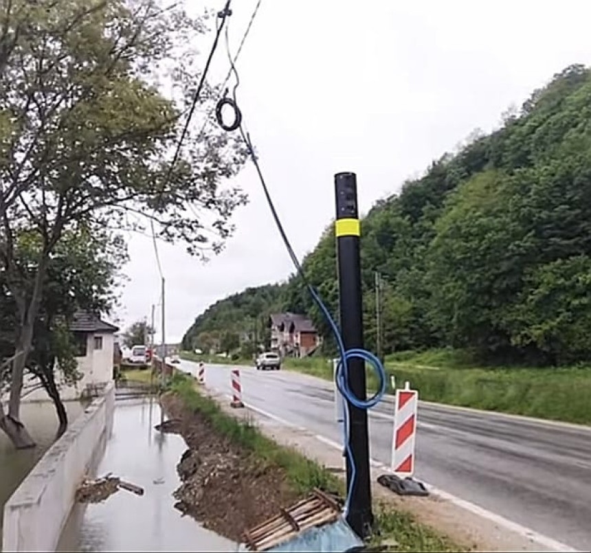 Policija poručila da radar priključen na kablove ne radi
