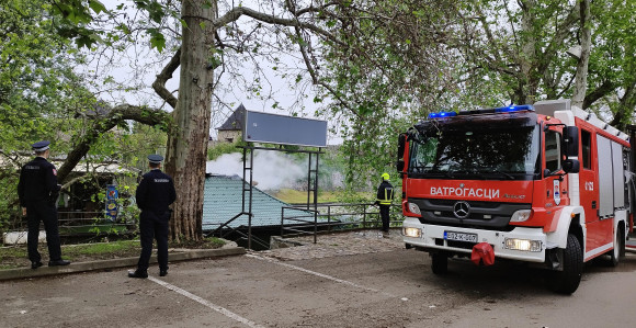 Požar na splavu u Banjaluci, nema povrijeđenih