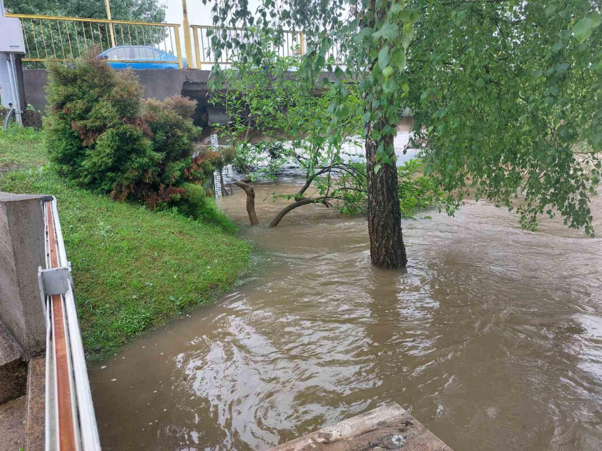 Колико просутих обећања, ни вода их не може опрати