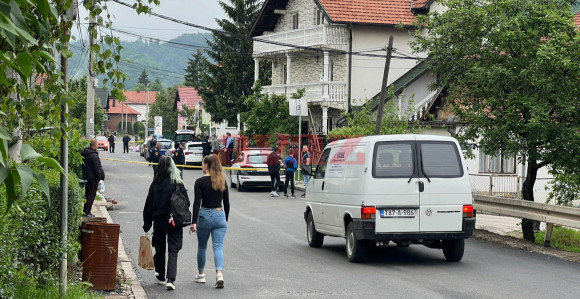 Muškarac se raznio bombom, supruga povrijeđena