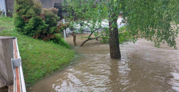Колико просутих обећања, ни вода их не може опрати