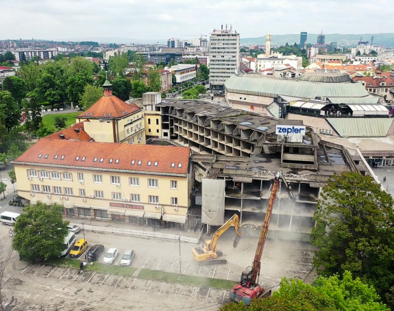 Počelo rušenje dijela hotela Palas u Banjaluci