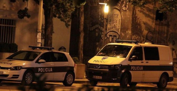 Uhapšeni muškarac i žena, pucali iz vozila u pokretu