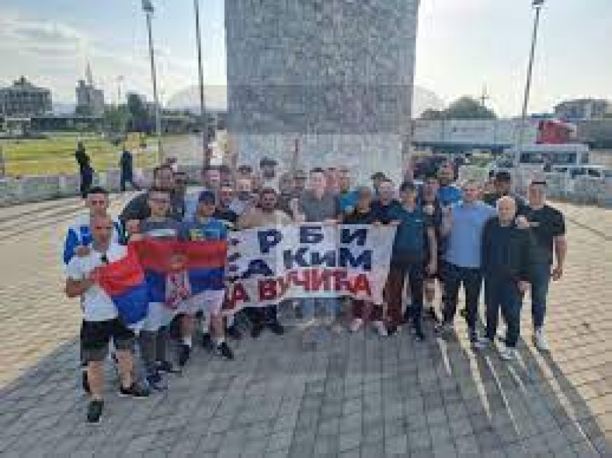 Danilo Vučić obišao Srbe koji pješače ka Beogradu