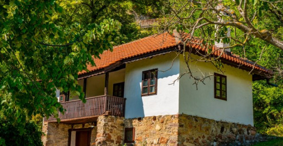 Srbija daje do 10.000 evra za kupovinu kuće na selu