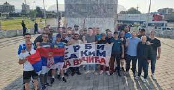 Danilo Vučić obišao Srbe koji pješače ka Beogradu