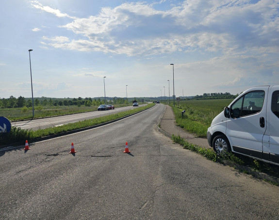 Automobil sletio s puta, zaustavljen saobraćaj kod Bijeljine