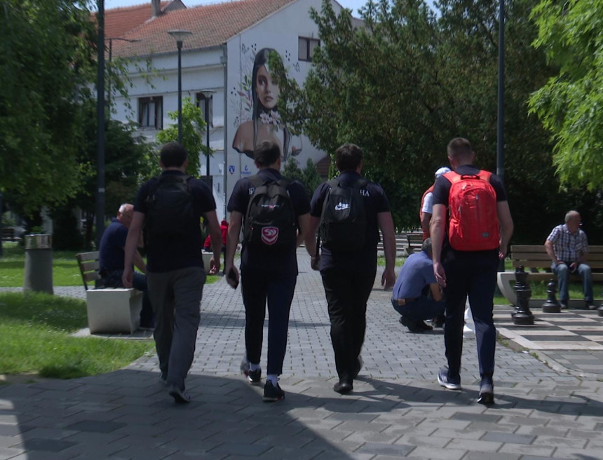 Petrović pješke na putu za Banjaluku: Sve po planu