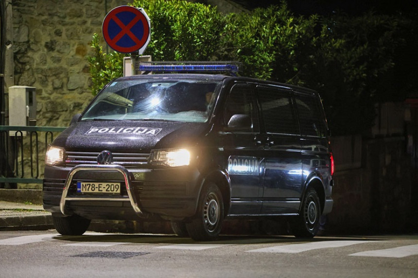 Napad u Mostaru na predstavnike KMF Radnik, bačen i suzavac