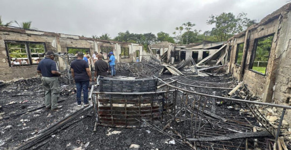Tragedija: Poginulo 19 djece, učenica podmetnula požar