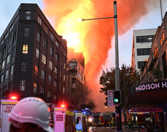 Izbio veliki požar u centru Sidneja, gori višespratnica