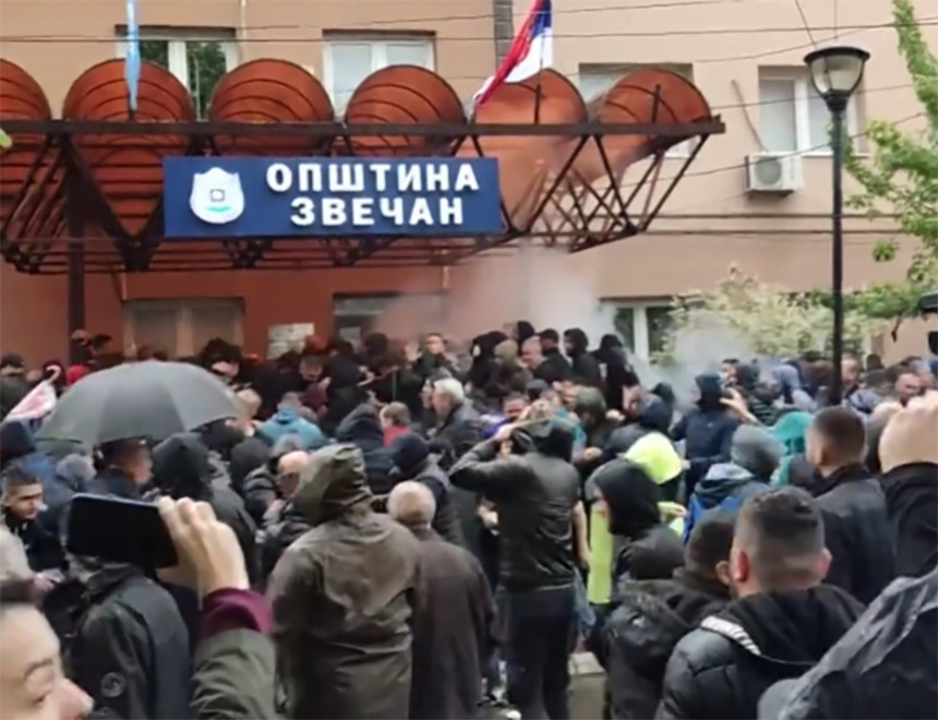 Haotično na Kosmetu: Podignuta borbena gotovost Vojske Srbije