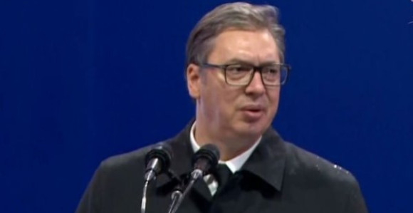 Vučić pozvao na dijalog, nema prelazne vlade