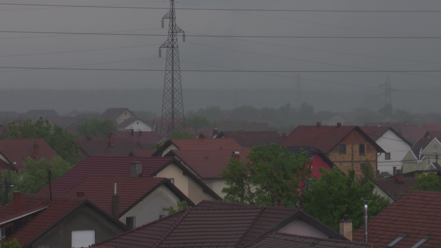Bijeljinu zahvatilo nevrijeme sa jakom kišom i gradom