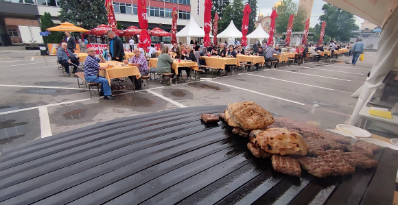 "Ćevap fest": Miris roštilja širi se Banjalukom