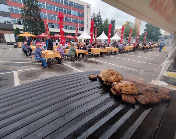 "Ćevap fest": Miris roštilja širi se Banjalukom