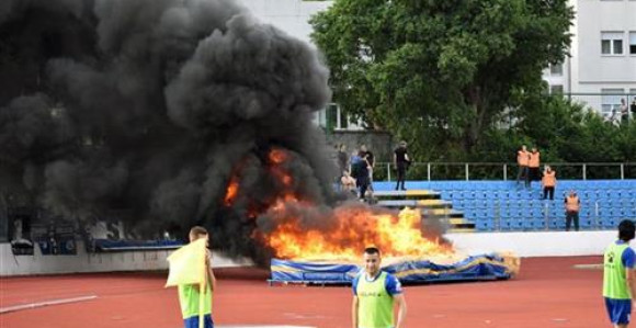 Navijači Širokog izazvali požar na stadionu Police
