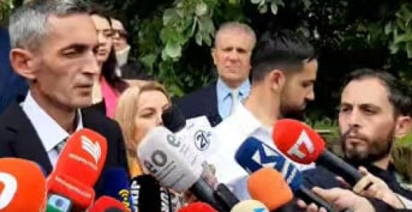 Američki ambasador pozvao na hitan sastanak