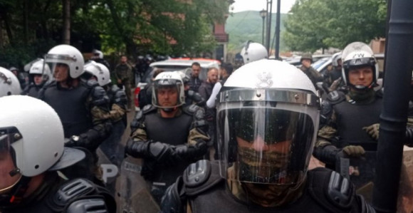 KFOR: Raziđite se ili ćemo sami ukloniti građane