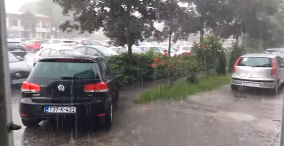 Snažno nevrijeme praćeno kišom pogodilo Prijedor