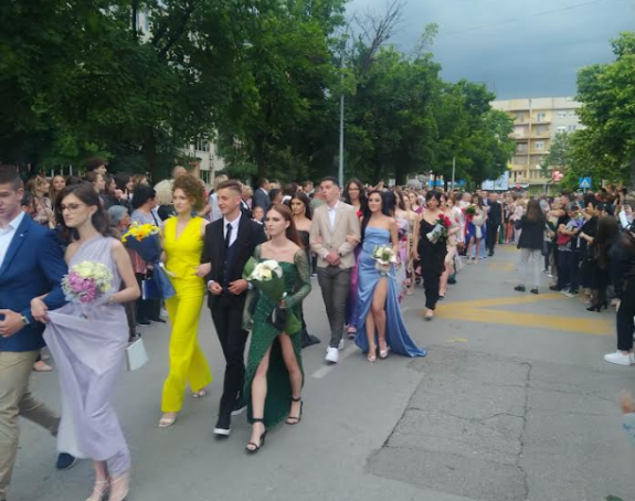 Бијељина: Матуранти Гимназије затворили сезону матура