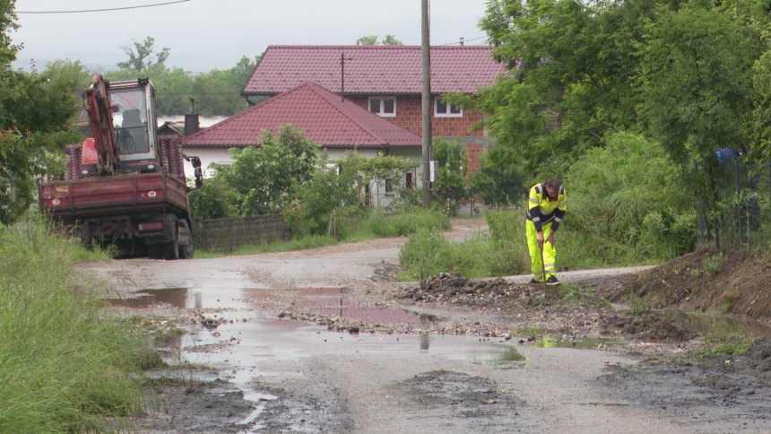 Poplavljene kuće, bujične vode nanijele štetu