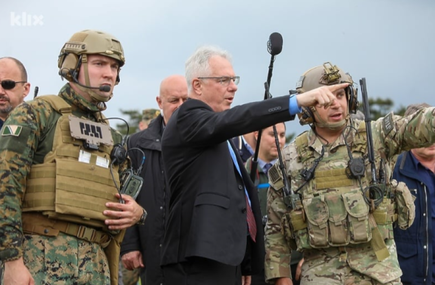 Marfi: Ako Dodik ima neki problem neka nam se obrati