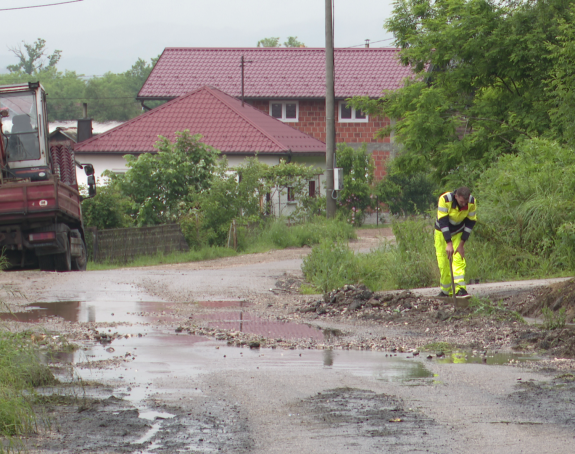 Poplavljene kuće, bujične vode nanijele štetu