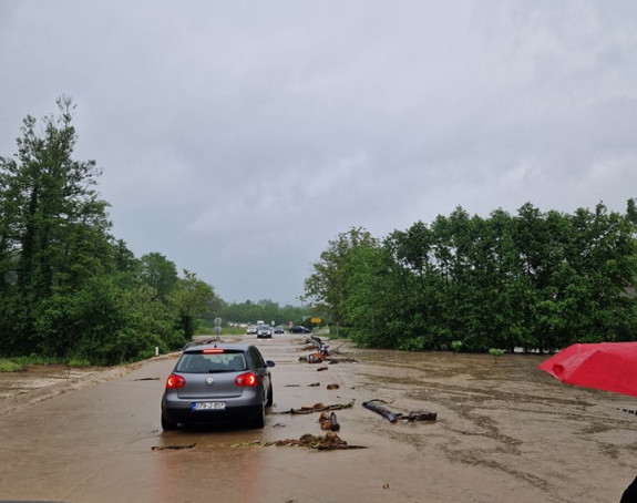 Poplavljen put Banjaluka-Teslić, izlila se Brezna