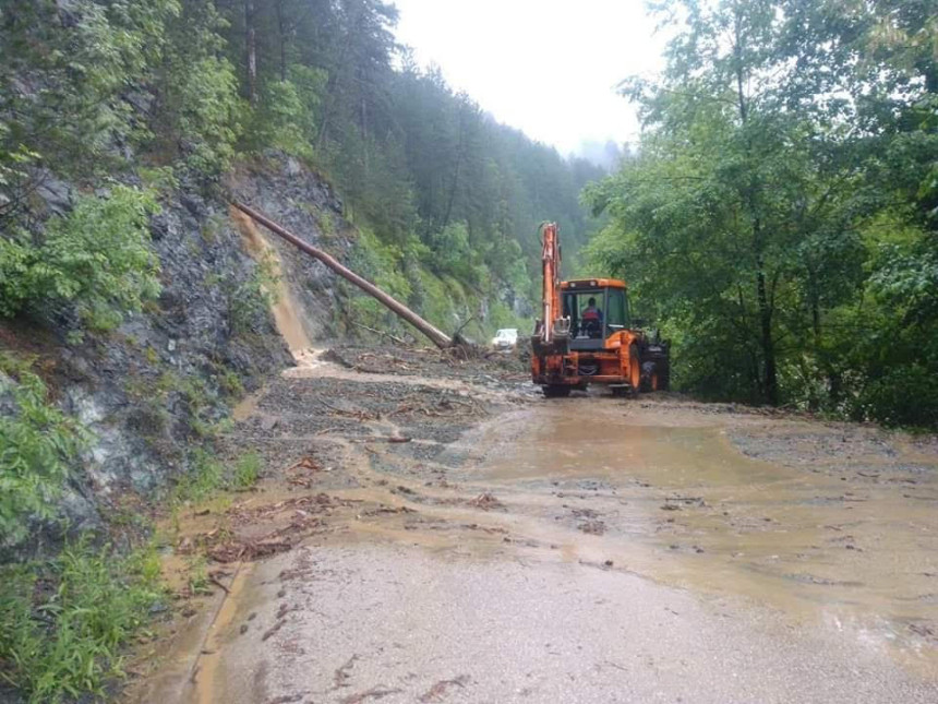 U opštini Teslić jedno domaćinstvo potpuno uništeno