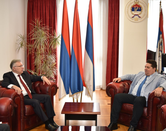 Stevandić ruskog ambasadora informisao o posjeti Rusiji