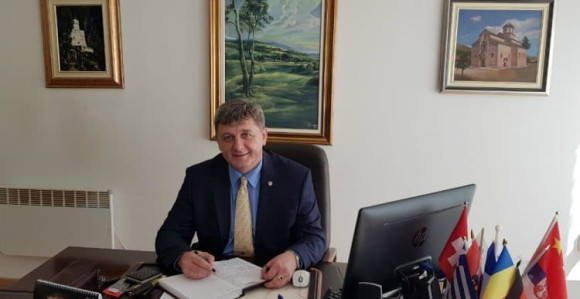 Dekan pao na akontacijama za službena putovanja