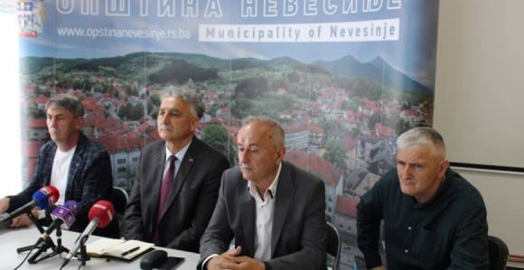 Direktor Vodovoda se izvinjava Nevesinjcima