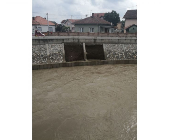 Obrušilo se korito rijeke Janje zbog velikih padavina
