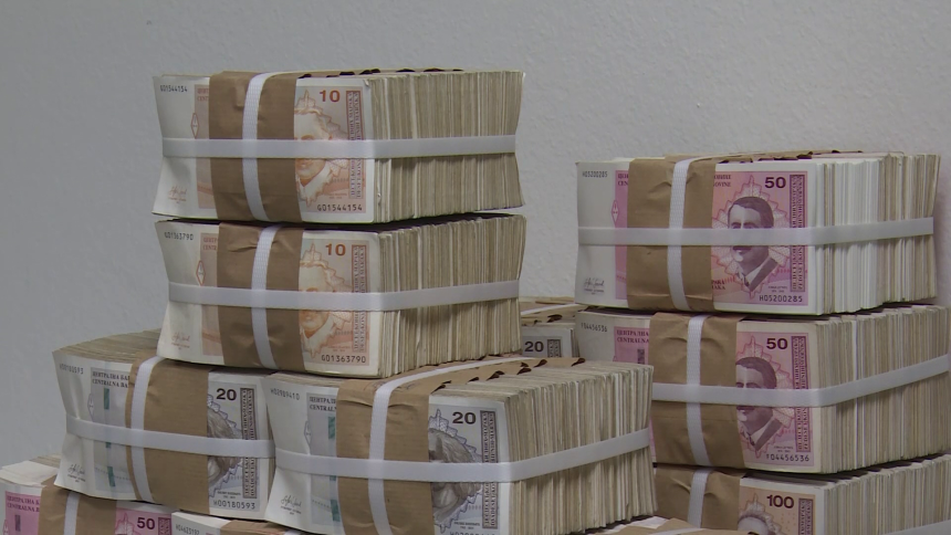 Prosječna kamata na kredite MKO čak 33,65 odsto