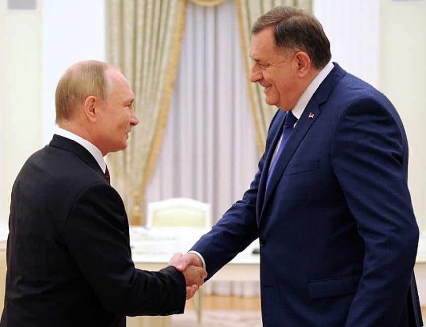 Путин одликовао Додика Орденом Александра Невског