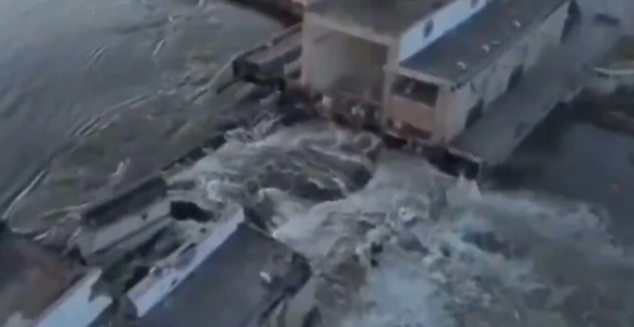 Dramatični snimci, uništena brana kod Hersona (VIDEO)