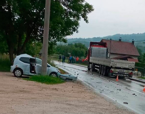 Težak sudar dva vozila kod Busovače, jedno poginulo