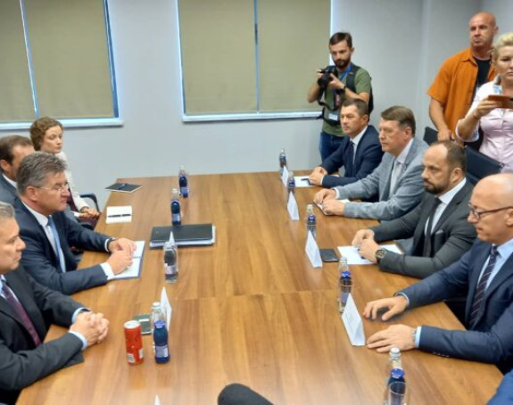 Lajčak i Eskobar sa predstavnicima Srpske liste