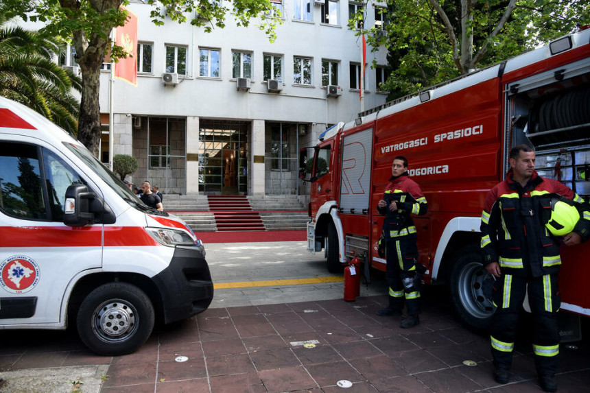 Dojava o bombama u školama i zgradi Skupštine CG