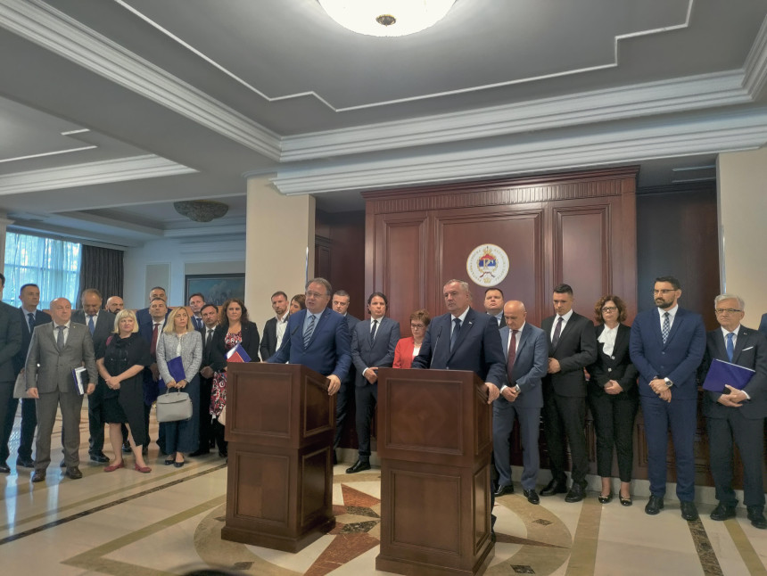 Сложна браћа: Све договорено, нема више блокаде (ВИДЕО)