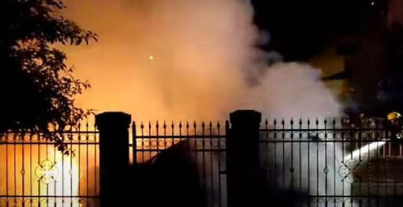 Gradiška: Odborniku zapaljen automobil, u toku je uviđaj