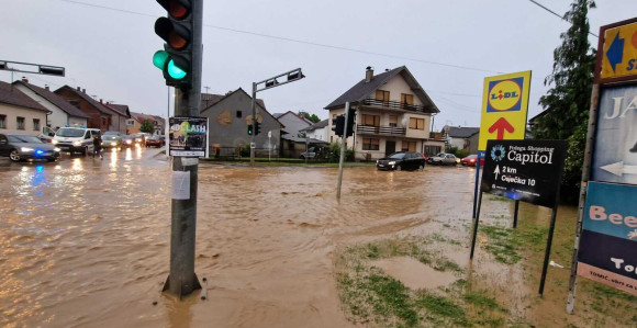 Olujno nevrijeme u Požegi, ulice poplavljene