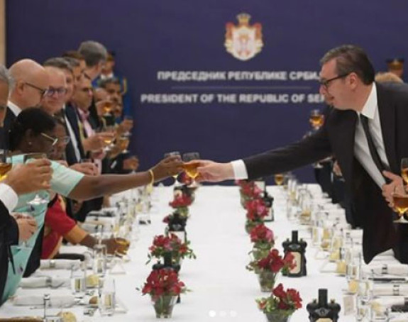 Vučić ugostio večeras indijsku predsjednicu