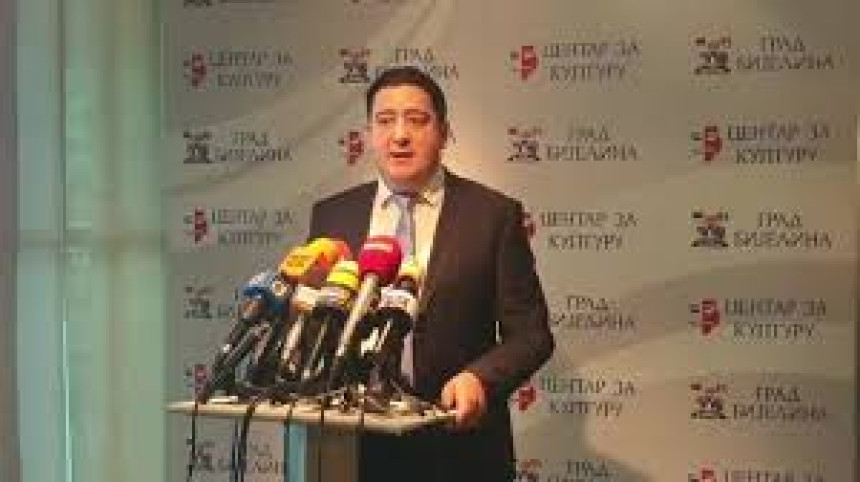 Тешко Српској са оваквом влашћу и „стручњацима"
