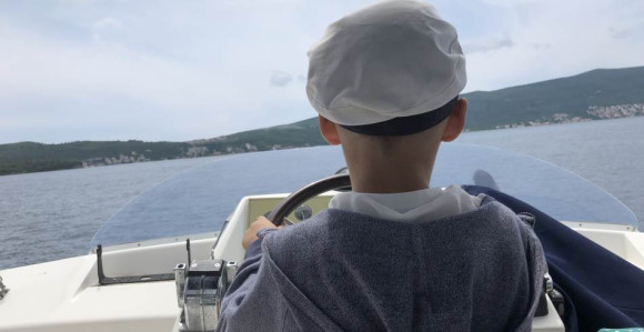 Vožnja Tivtom sa kapetanom Mihailom (VIDEO)